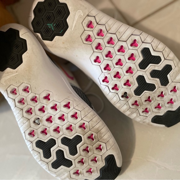Nike Free TR 8 training runners - Picture 3 of 3